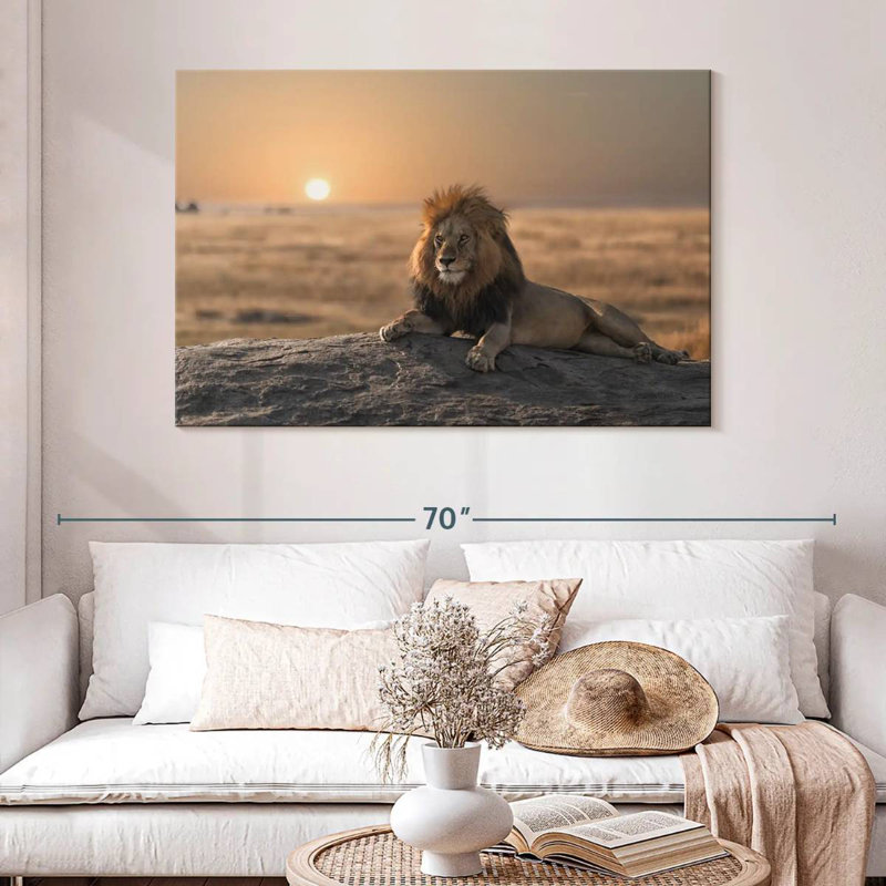 Lion sur un rocher, H 32 po x l 48 po