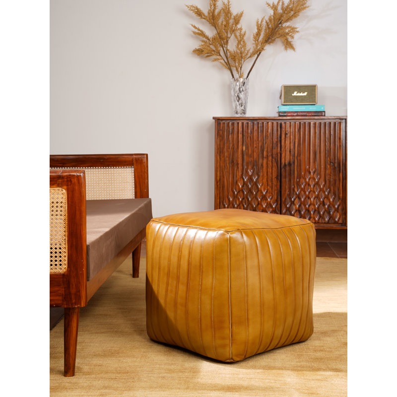 POUF EN CUIR FABRIQUÉ ET FABRIQUÉ À LA MAIN EN POUDRE BLANC BÉBÉ HOMES - 18 po x 18 po x 18 po, de forme carrée, de couleur unie, en cuir Buffalo Genunie, en coton recyclé, rembourré pour le salon, la salle d'étude, Patio et bureau