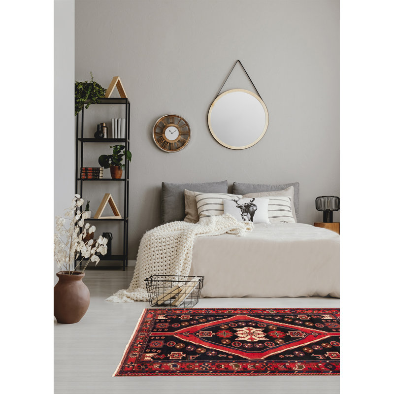 Tapis noir Crocifisso 4 pi 6 po x 6 pi 8 po
