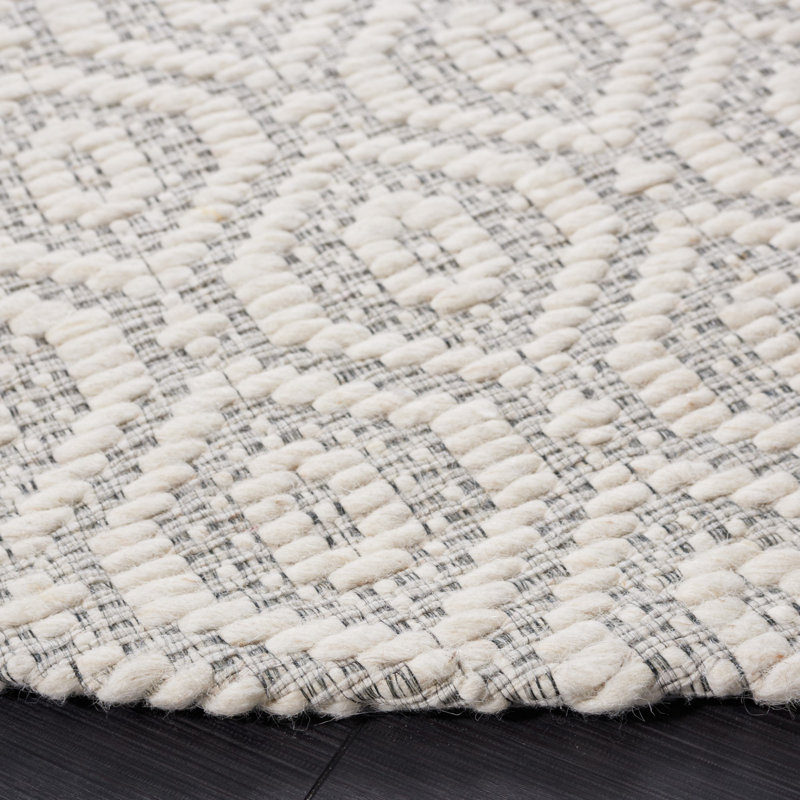 Brenlee Hand Woven Performance Geometric Rug, Round 6'