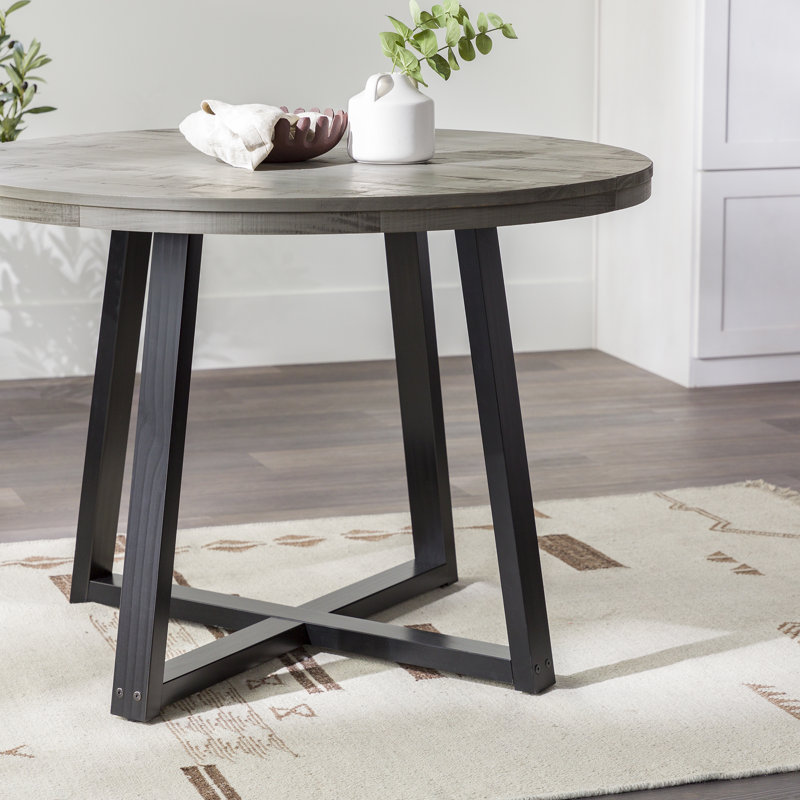 Table de salle à manger Amarapal, L 42 po x L 42 po, Gris, Hauteur standard (hauteur de 30 po)