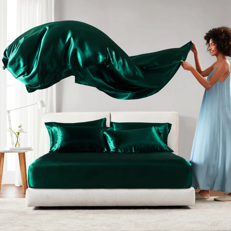 Ensemble de literie pour lit simple en satin - zone de confort infroissable, compatible avec un matelas de 16 po, 1 drap plat, 4 taies d'oreiller ajustées, sensation moelleuse, collection de draps froissés, s'adapte aux matelas