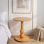 Table d'appoint ronde en bois massif avec piédestal à double sphère, table d'appoint compacte de 15,7 pouces pour le salon et la chambre à coucher en chêne doré-75494514
