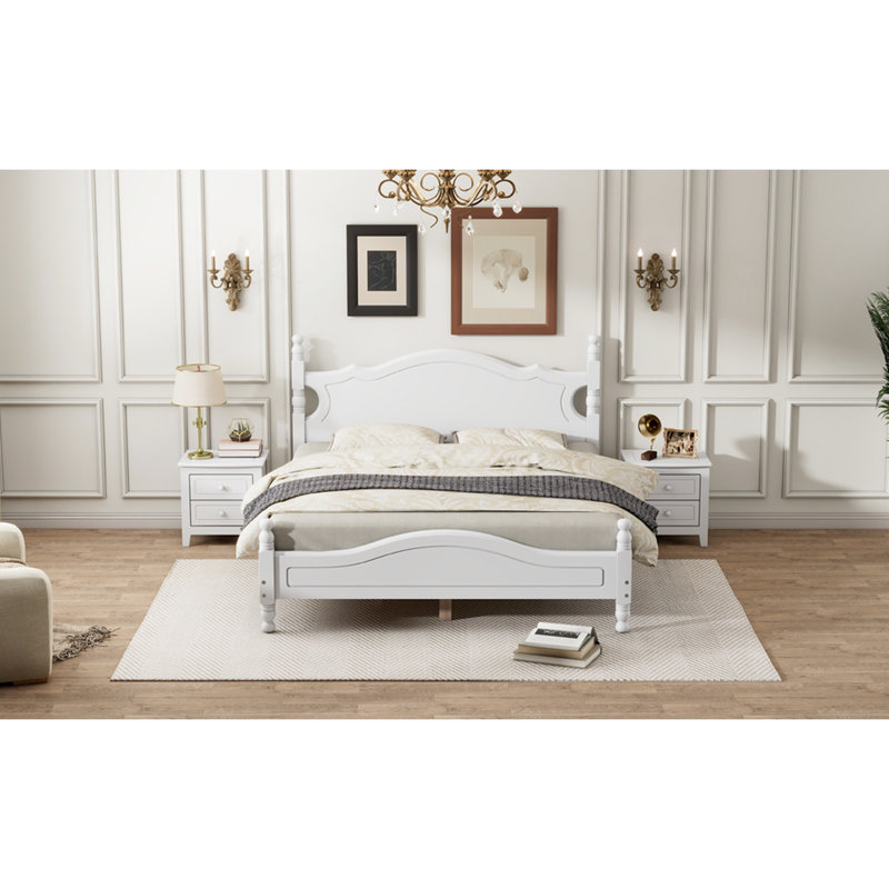 Grand lit en bois blanc de style rétro avec lattes robustes pour une structure de lit élégante et stable, chambre de soutien en bois