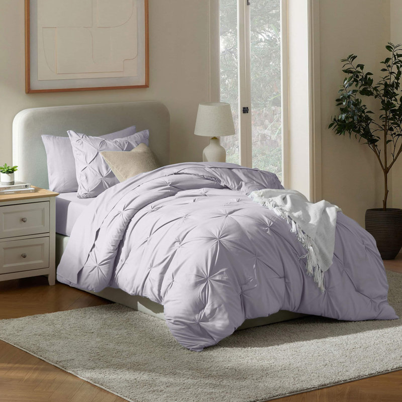 Ensemble d'édredon plissé avec draps Bed-in-a-Bag, Gris lavande, Édredon simple + 4 pièces supplémentaires