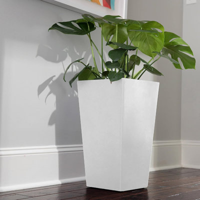 Lorilea Pot Planter