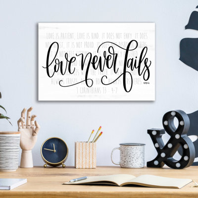 «Love Never Fails» par imperfect Dust, art mural en verre acrylique