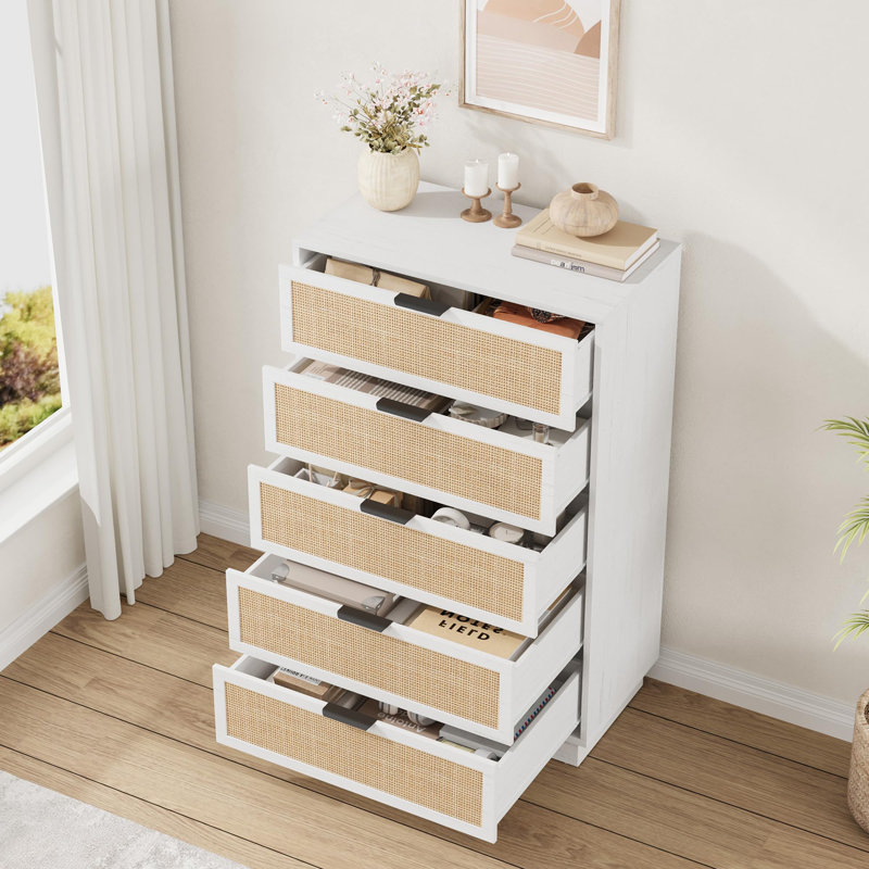 Table de chevet moderne de style milieu du siècle, large de 76 cm, avec 5 tiroirs et poignées en métal, en bois blanc, idéale pour la chambre, le salon ou le dressing.