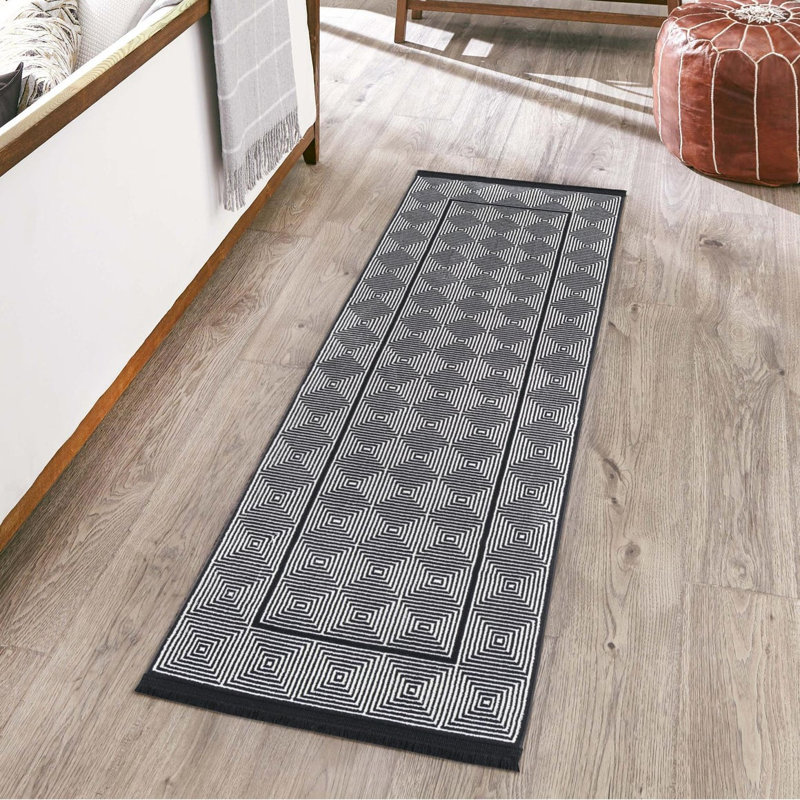 Lucerito Geometric Indoor Rug, Runner 2' x 6'1"