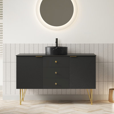 Meuble-lavabo autoportant de 48 po avec vasque en céramique rectangulaire à motif de pierre blanche, pieds en métal doré, 3 tiroirs, 2 portes, surface frittée noire, pré-assemblé pour une installation simple,