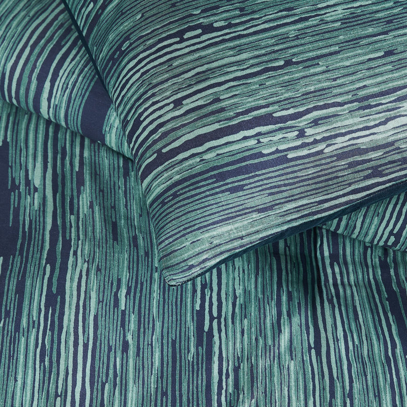 Vince Camuto Linework Stripe Duvet Set, Queen Duvet Cover + 2 Shams, Multi Striped