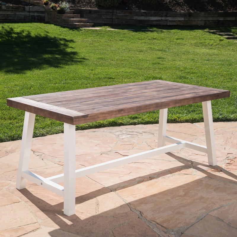 Table rustique d'extérieur en bois avec structure en métal blanc, finition sablée brun foncé, l 29,5 po x l 70,0 po x P 35,37 po, charge de 300 lb, conception à lattes, tout assemblage requis, ensemble