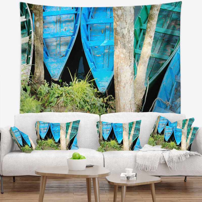 Tapisserie bleue sur le lac Phewa, H 50 po x l 60 po
