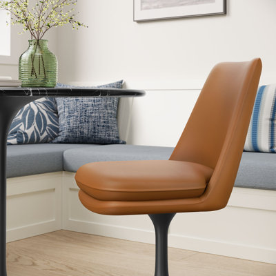 Chaise pivotante en cuir Lippa