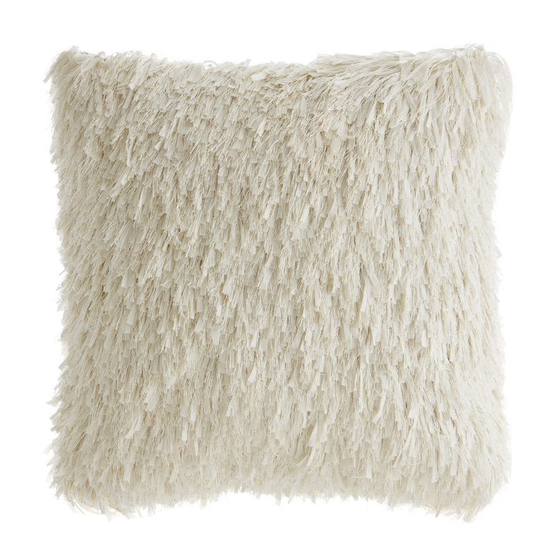 Coussin décoratif à poils longs 18 po x 18 po Keegan, Blanc