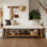 Banc de 55 pouces pour hall d'entrée rembourré, banc à chaussures moderne en bois massif à 2 niveaux avec coussin, sièges de bout de lit pour la chambre à coucher, le vestibule, le couloir et le salon