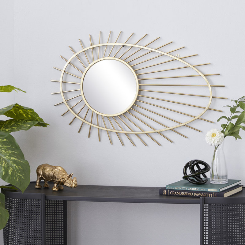 Miroir mural contemporain en métal doré Cosmoliving By Cosmopolitan, 34 x 22 x 1