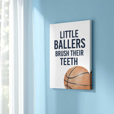 Les petites balleuses se brossent les dents
