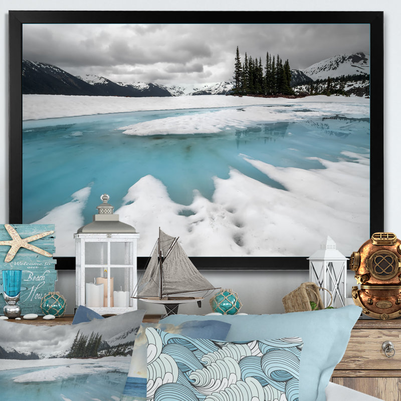 Photo de lac d'hiver, Toile avec cadre noir, H 8 po x l 12 po x P 0,1 po
