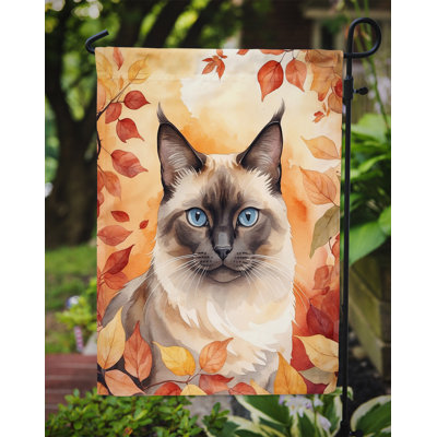 Chat en feuilles d'automne drapeau de jardin