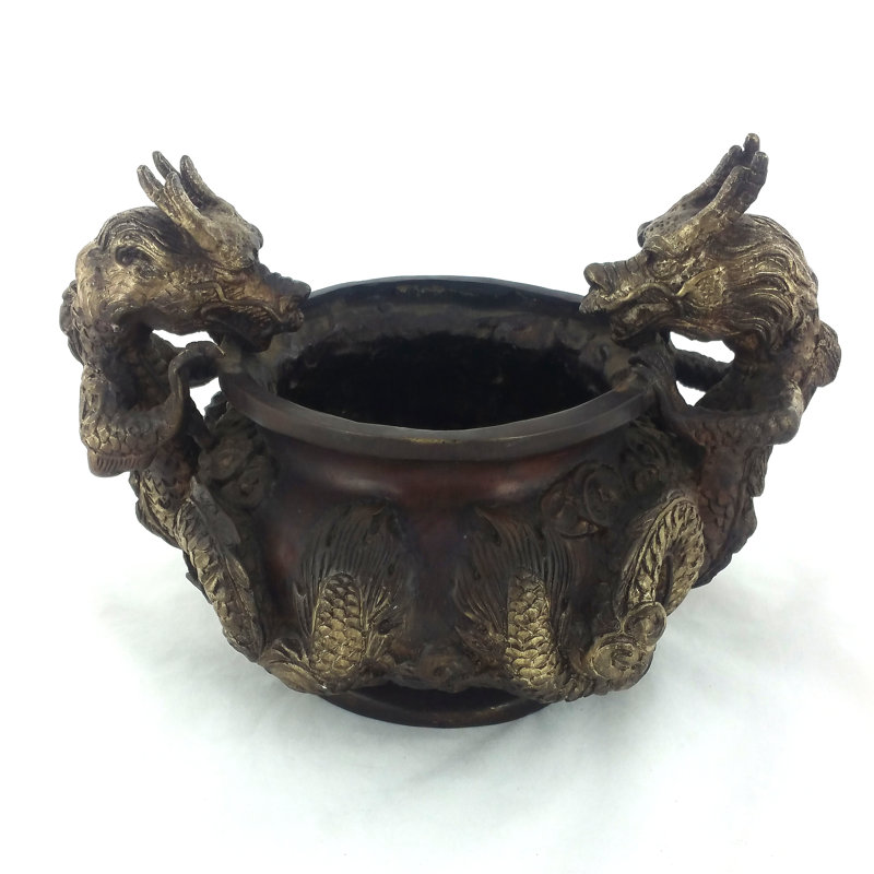 Figurine pot avec deux poignées de dragon