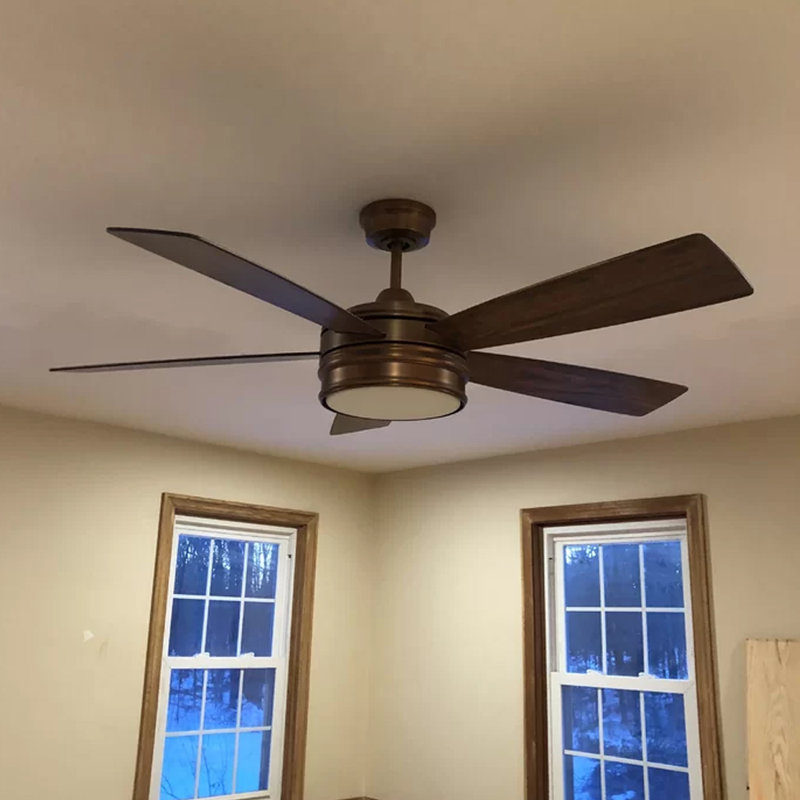 Ventilateur de plafond standard à 52 pales 52 po avec télécommande et ensemble d'éclairage inclus Braxton
