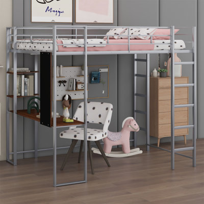 Lit mezzanine en métal avec 2 tablettes et un bureau