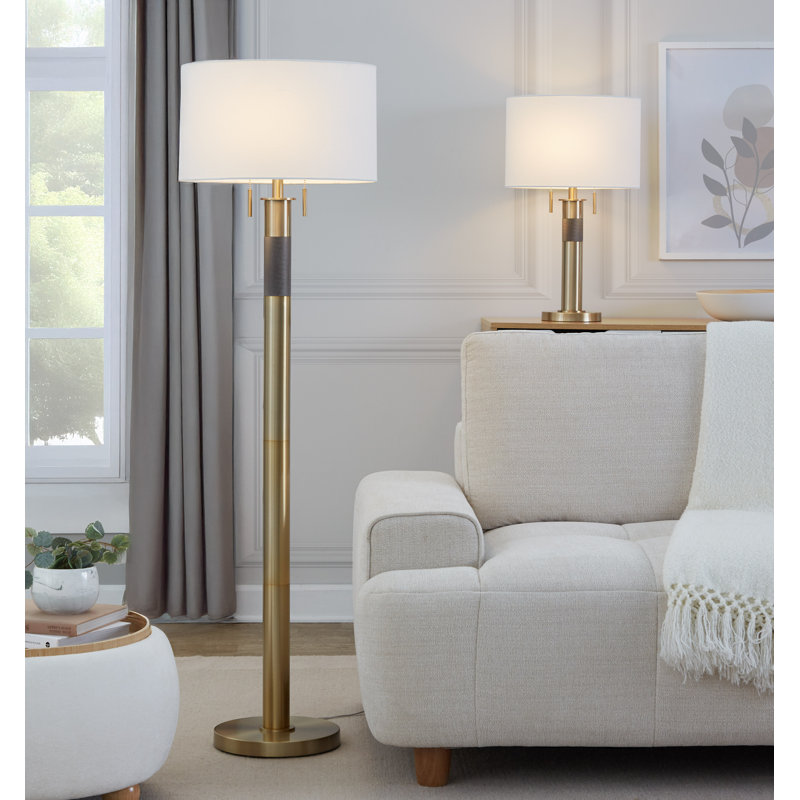 Lampe de table 27 po en métal doré et lin blanc Trophy 
