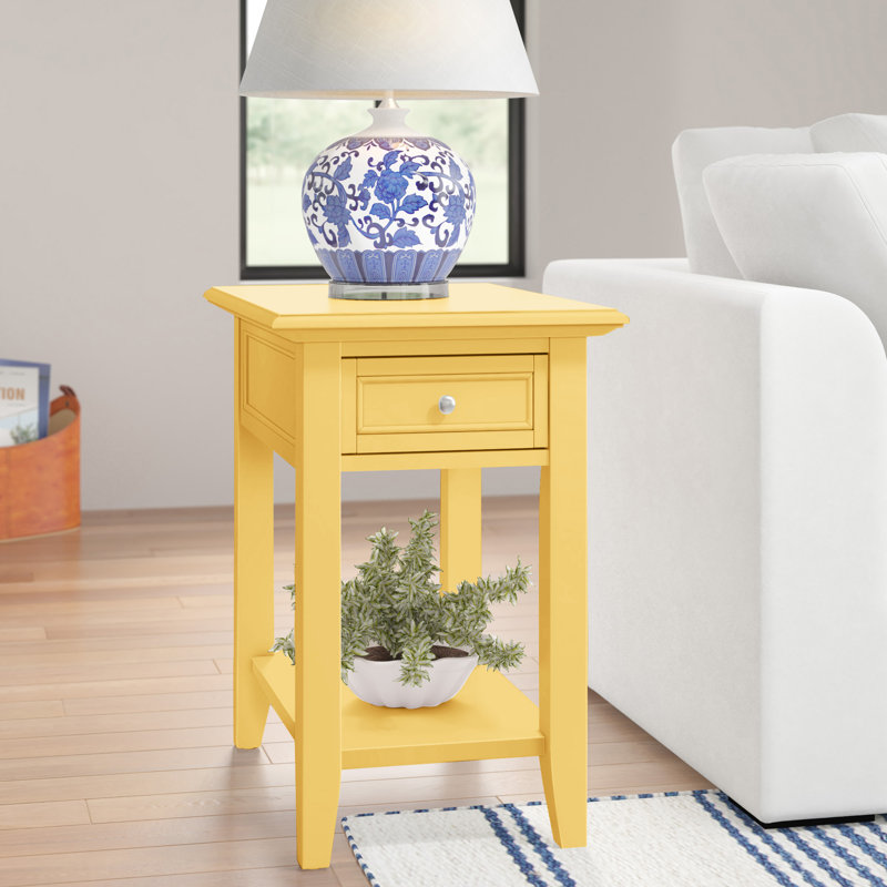 Table de bout avec prise de courant, Jaune