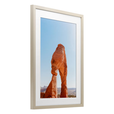 «Natural Desert Archway», reproduction sous verre encadrée, conception de Jade Sharp Photo
