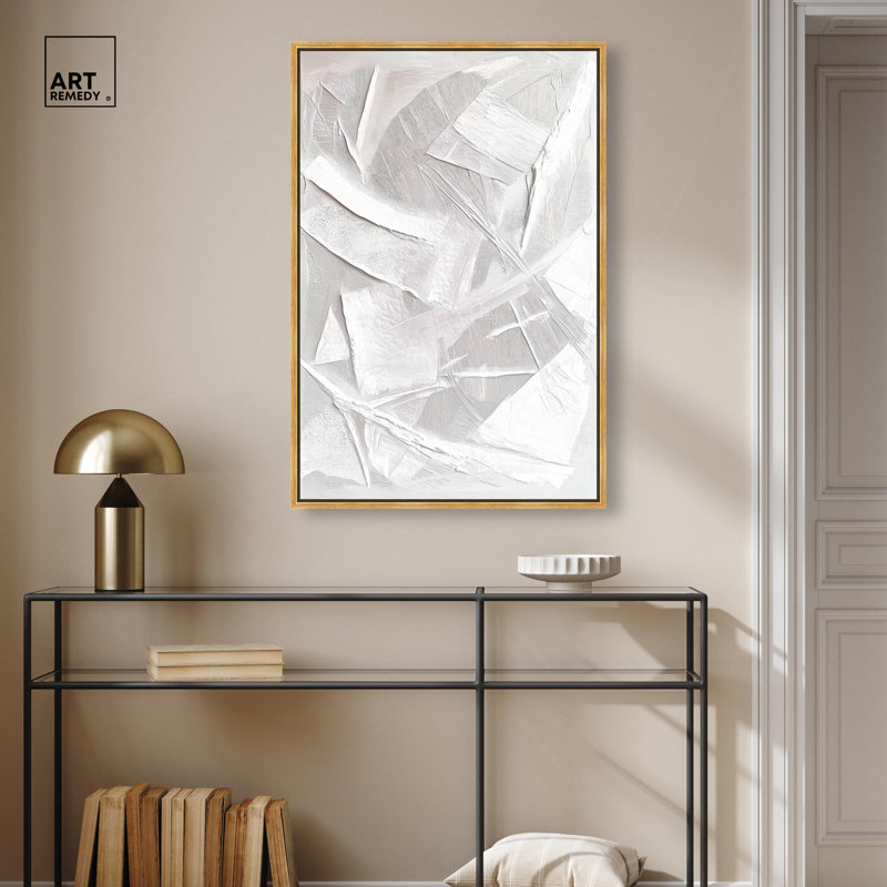 «Thick White Texture II», art mural blanc sur toile , Cadre flottant doré, H 37 po x l 25 po