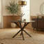 Table de salle à manger ronde Roundal Furniture Rosalina, finition noyer