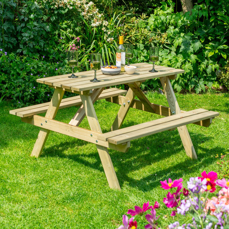Rowlinson Traditional Picnic Table, 71cm H x 120cm W x 120cm D