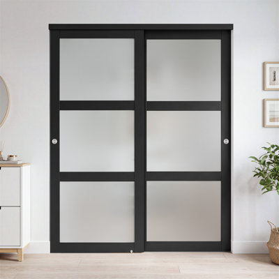 Portes de placard coulissantes en verre trempé givré 3-Lite 60 "x 80" en noir avec ensemble de quincaillerie pour chambre à coucher et garde-manger