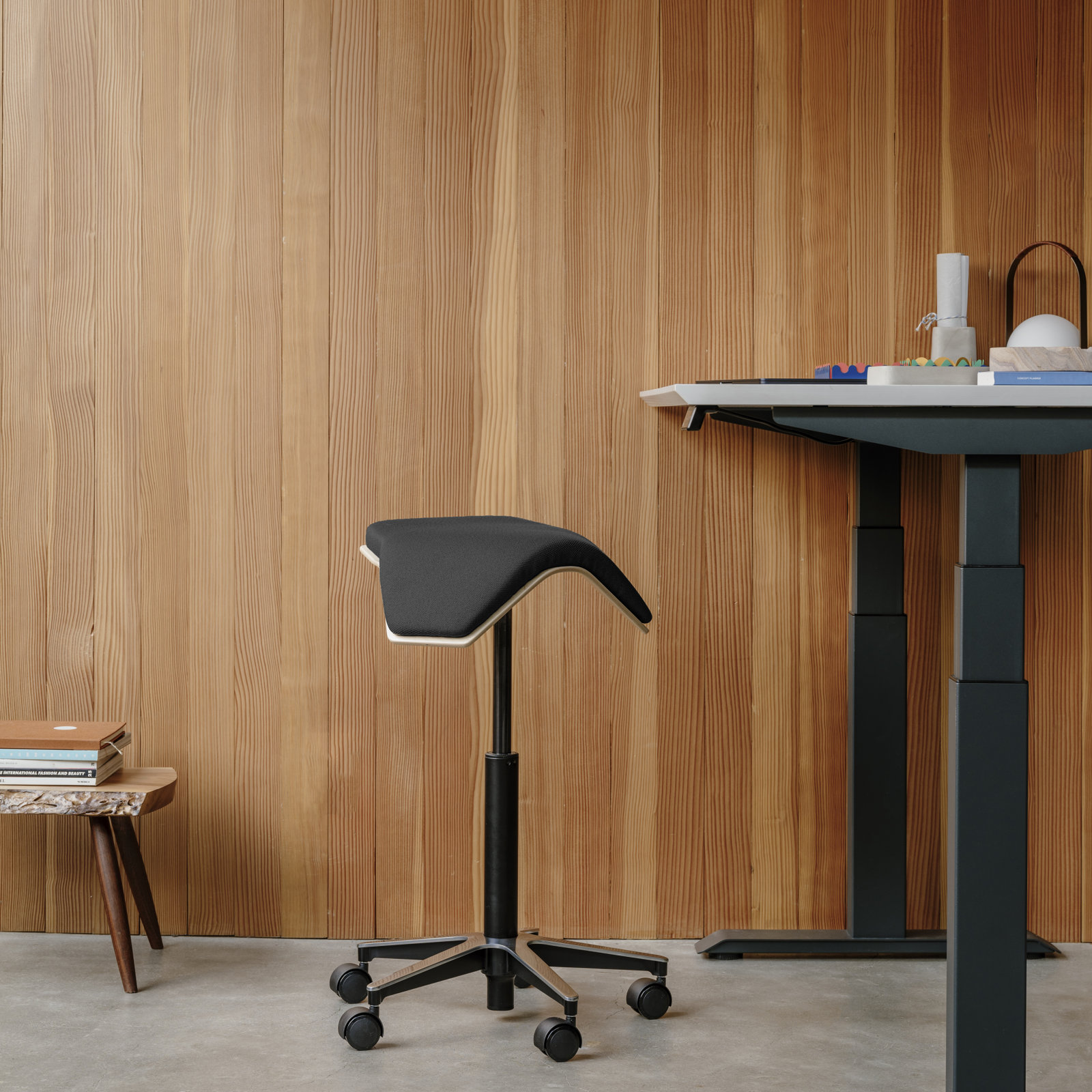 Saddle Chair, Black