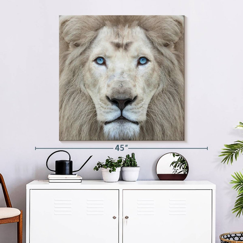 Brampt Exotic Lion, 33" H x 33" W