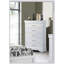 Commode haute à 5 tiroirs avec finition texturée blanche et poignées capitonnées en cristal, mobilier de chambre en bois massif durable