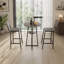Ensemble de salle à manger 3 pièces hauteur bar comprenant 2 tabourets de bar, une table bistro ronde haute avec étagère de rangement, et un mobilier de salle à manger de style industriel pour cuisine, appartement, balcon et café.