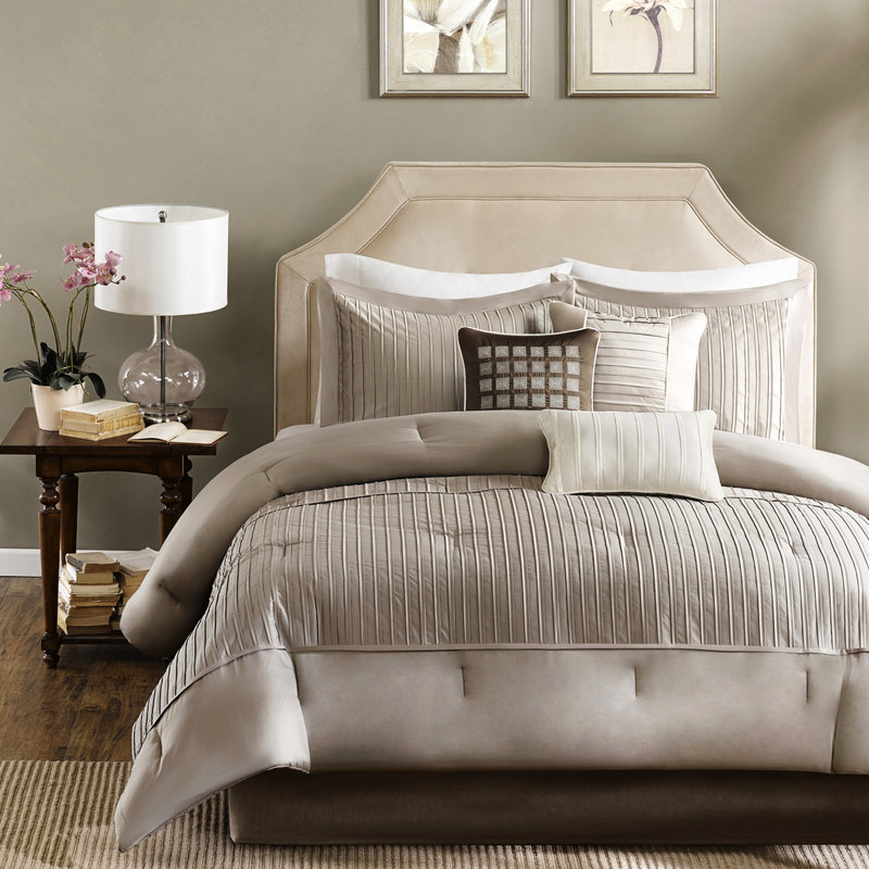 Literie décorative taupe 7 pièces Charmeuse - Édredon très grand - Tissu froissé