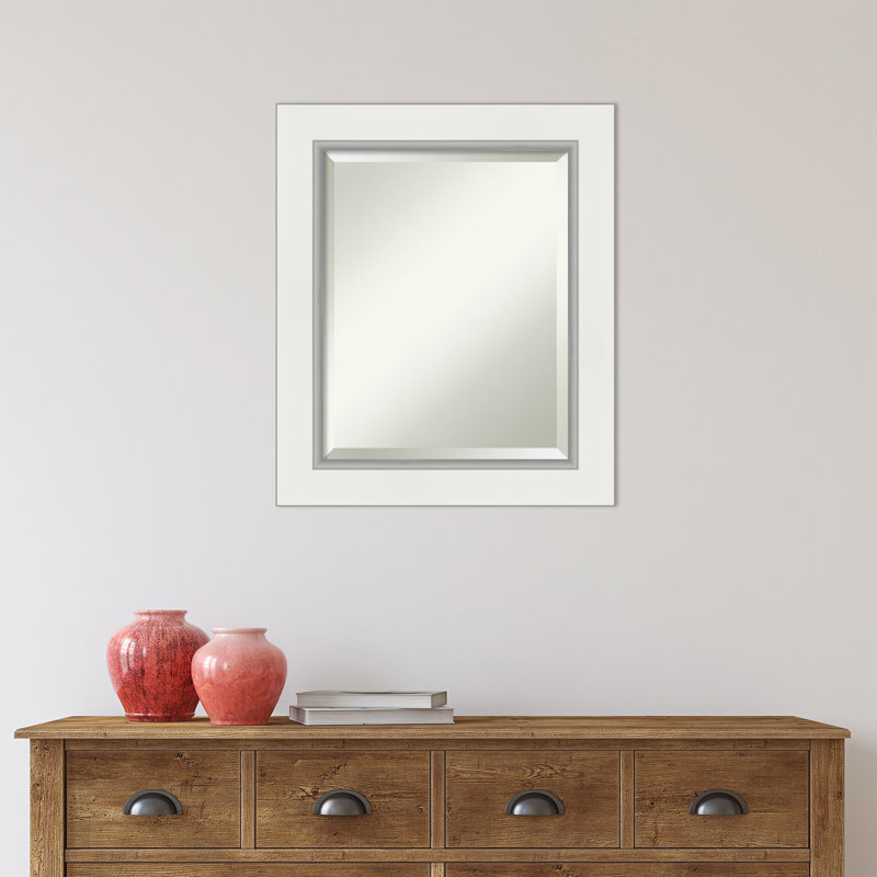Miroir mural Quade, 21 po x 25 po, Blanc satiné / argent