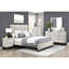 Table de chevet 2 tons moderne en chêne blanc et gris pour la chambre à coucher, glissière à roulement lisse, poignées noires, table de chevet contemporaine pré-assemblée, tiroirs, décor