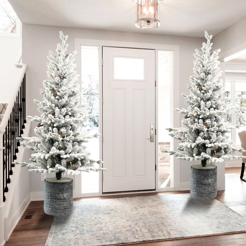 Arbre de Noël enneigé de 2 pi avec 30 lumières DEL chaudes, 189 pointes réalistes et 3 branches de pin pour un décor de table festif avec tablettes de 24 pouces