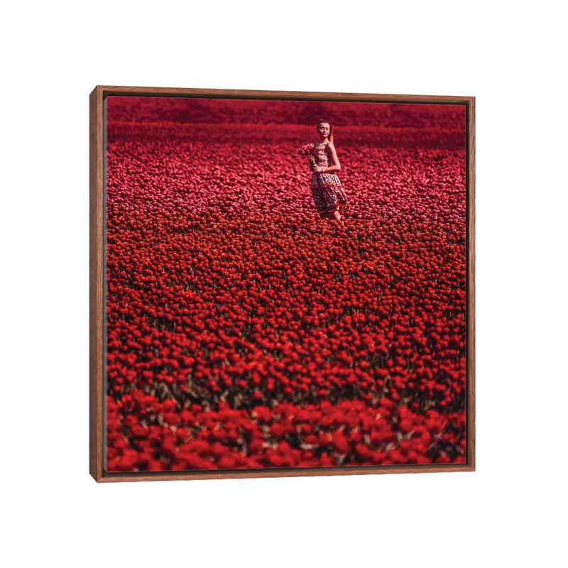Reproduction de photo « Red Sea of Flowers » par Hobopeeba, Pas de tapis, H 37 po x l 37 po x P 1,5 po