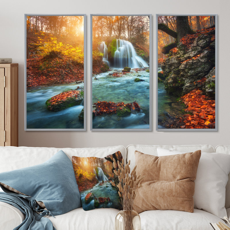 «Fast Flowing Fall River In Forest», ensemble d'art mural sur toile encadré paysage, H 32 po x l 48 po, Argent