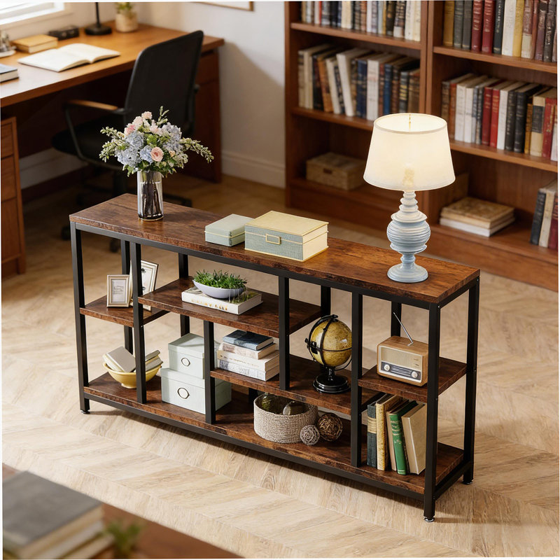 Élégante console industrielle avec tablettes à plusieurs niveaux, durable et polyvalente pour les espaces de vie modernes