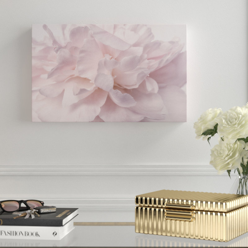 «Pink Peony Petals II» par Cora Niele - reproduction de photo sur toile, H 30 po x l 47 po x p 2 po
