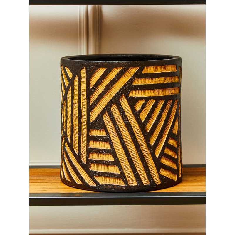 Dedria Pot Planter