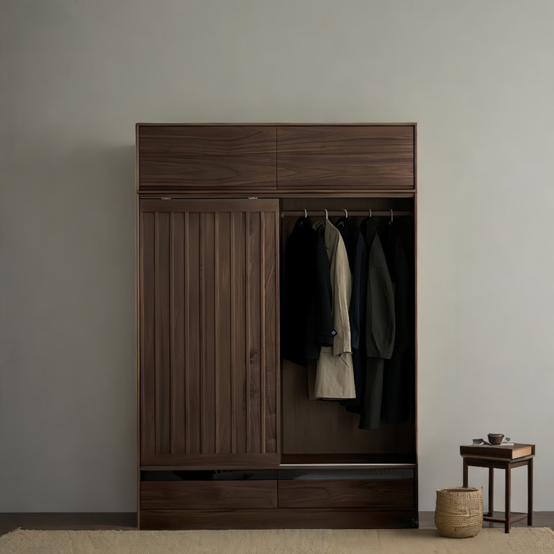 Garde-robe simple et haut de gamme