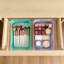Paquet de 12 bacs de rangement en plastique de 4,5 L, paniers de rangement multi-usage pour le bureau de classe à la maison, contenants empilables pour armoire garde-manger, tablette, bleu pastel, vert, violet, rose sans couvercle