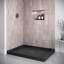 Base de douche en acrylique noir mat avec drain central Streamline 48 po x 36 po Streamline-118934400